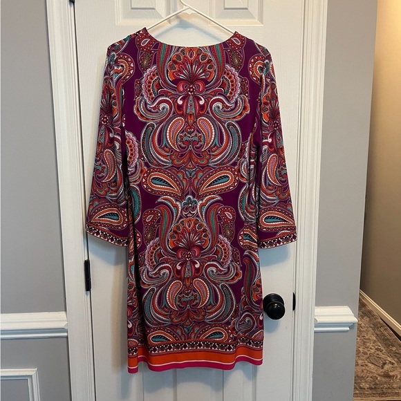 Laundry  v-neck dress, size large. 3/4 length loose sleeves. Dress is stretchy. - Picture 4 of 7